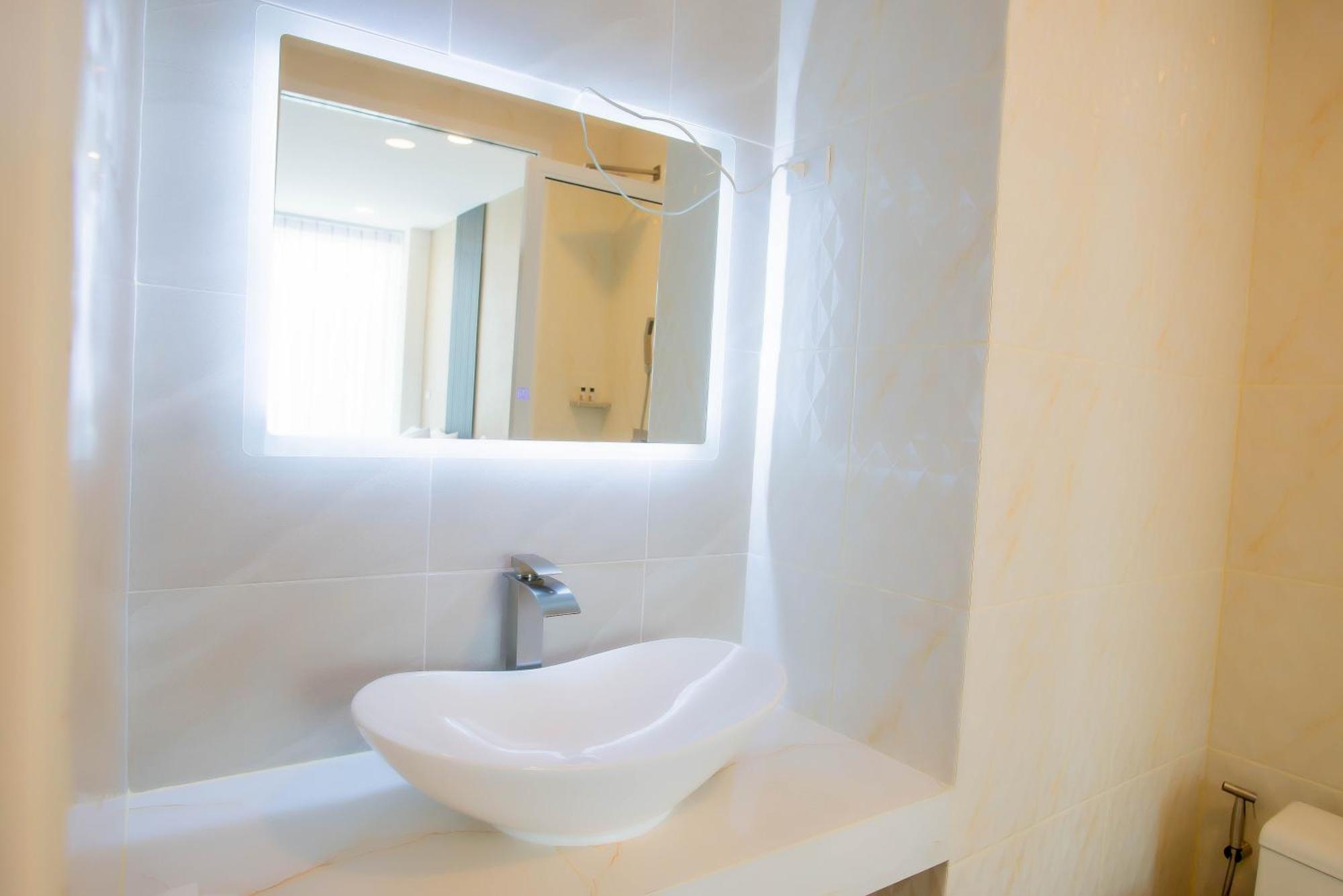 בורי ראם Hotel Agnes מראה חיצוני תמונה